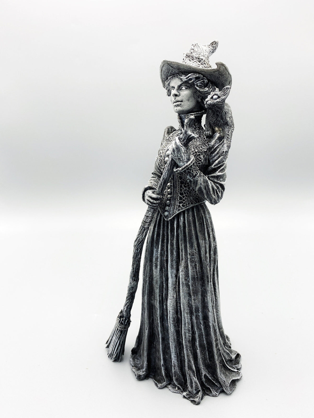 Victorian Witch Statue, Hand Painted Resin Sculpture | Gothic Victorian Folklore Figurine | Pagan Witch with Familiars Spooky Home Decor