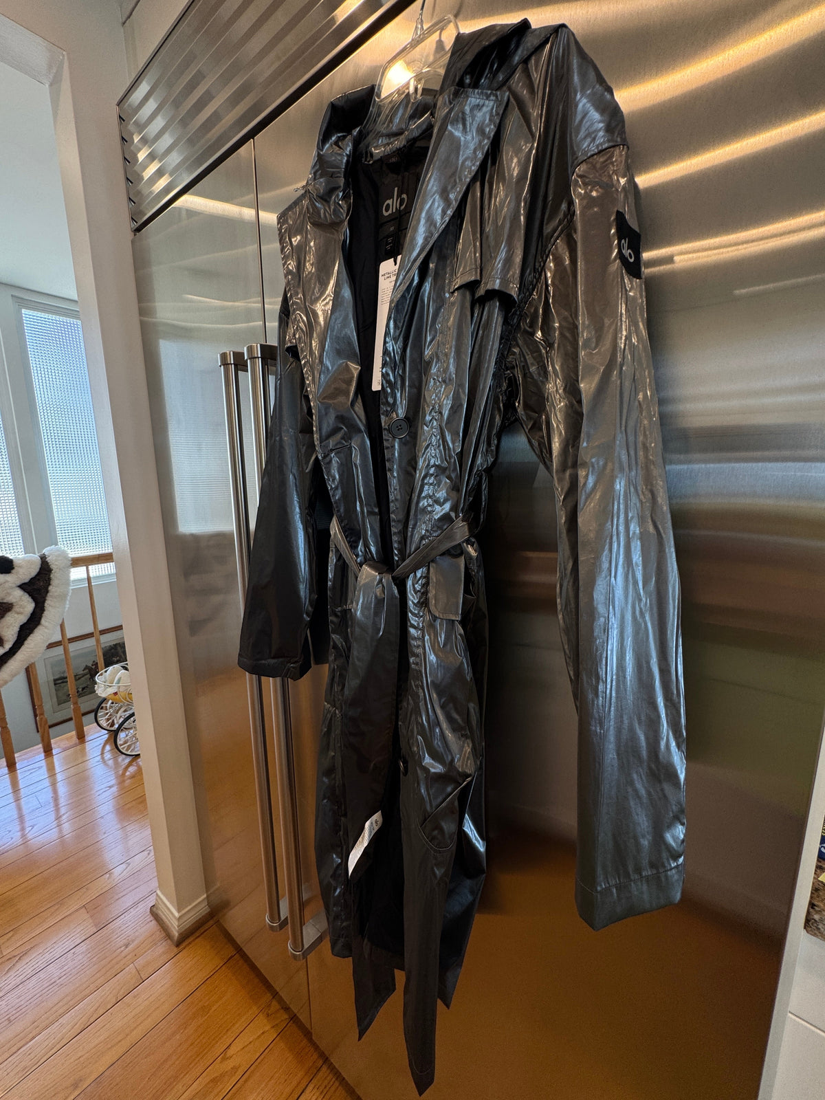 Alo Yoga Metallic Break Line Trench Jacket - Silver , Rain Resistant