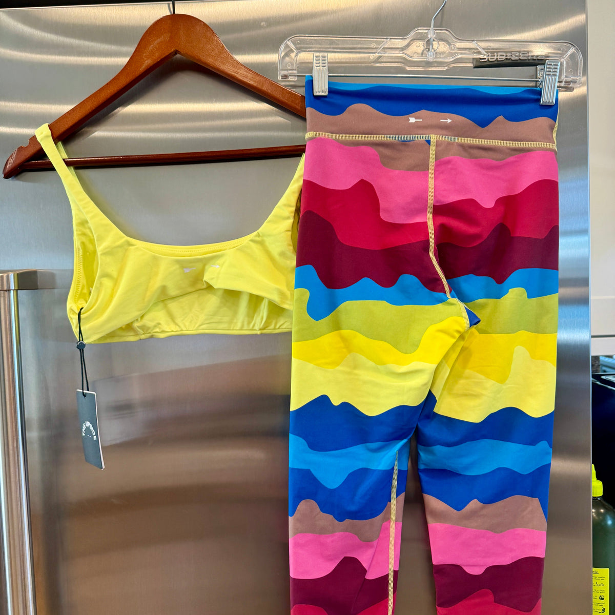 The Upside SET Astro Rory Bra and Printed Leggings in Multicolor / Citrus