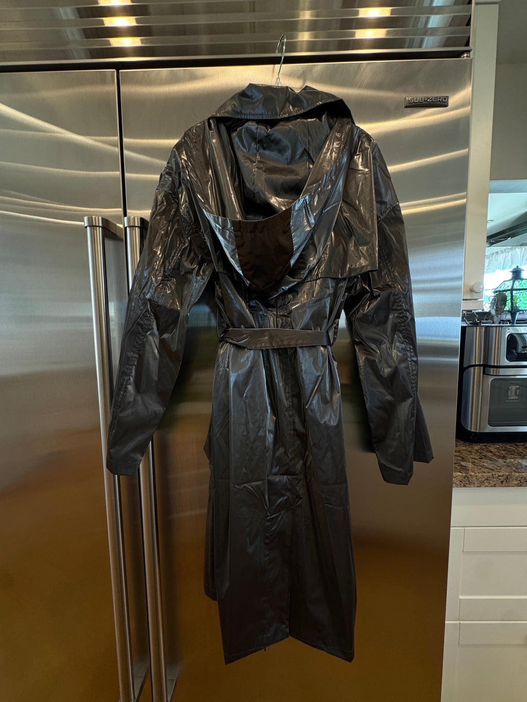 Alo Yoga Metallic Break Line Trench Jacket - Silver , Rain Resistant