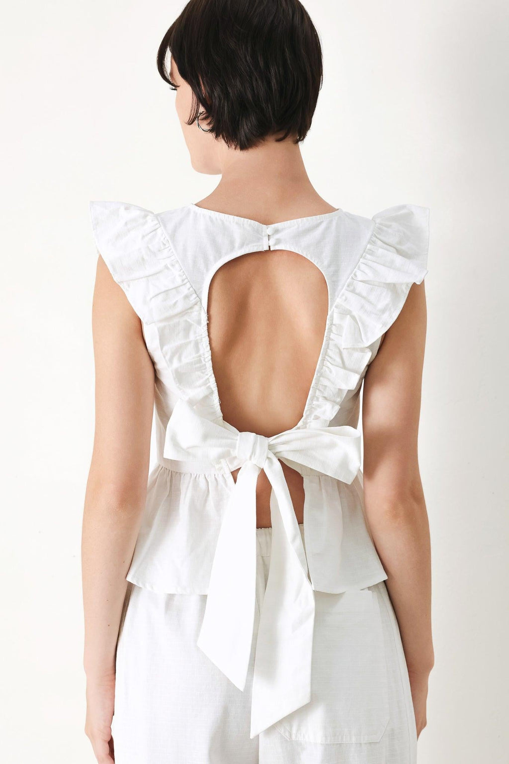 WHITE BLOSSOM WOVEN TOP