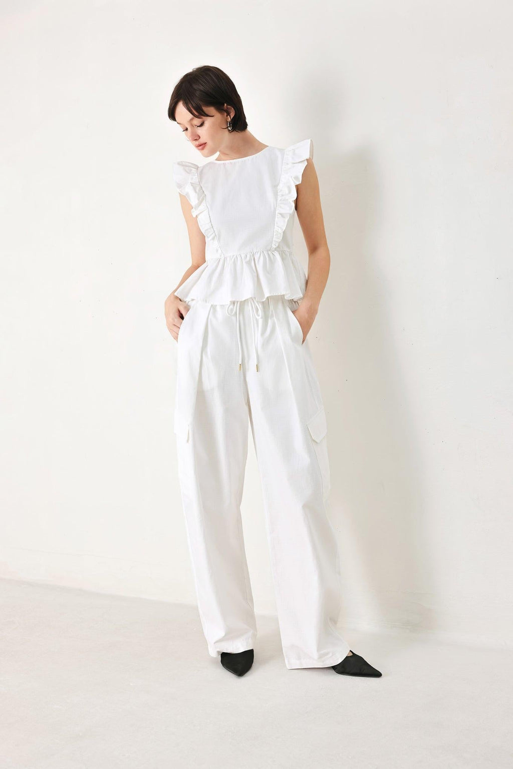 WHITE BLOSSOM WOVEN TOP